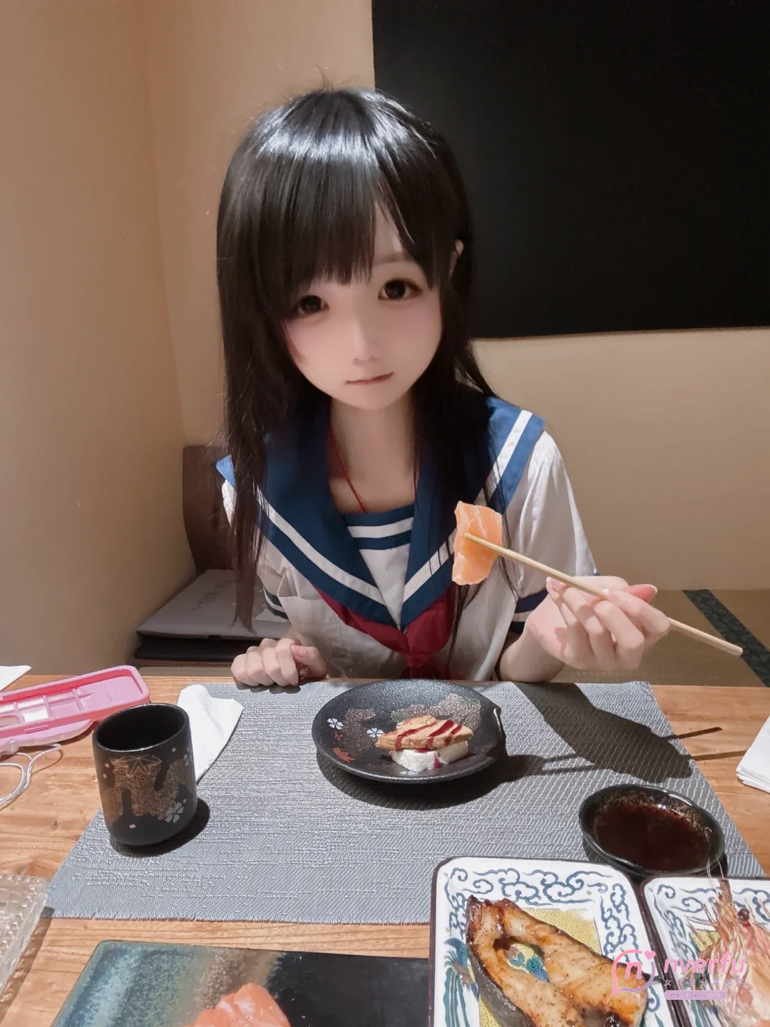 我想我们站在世界的同一边