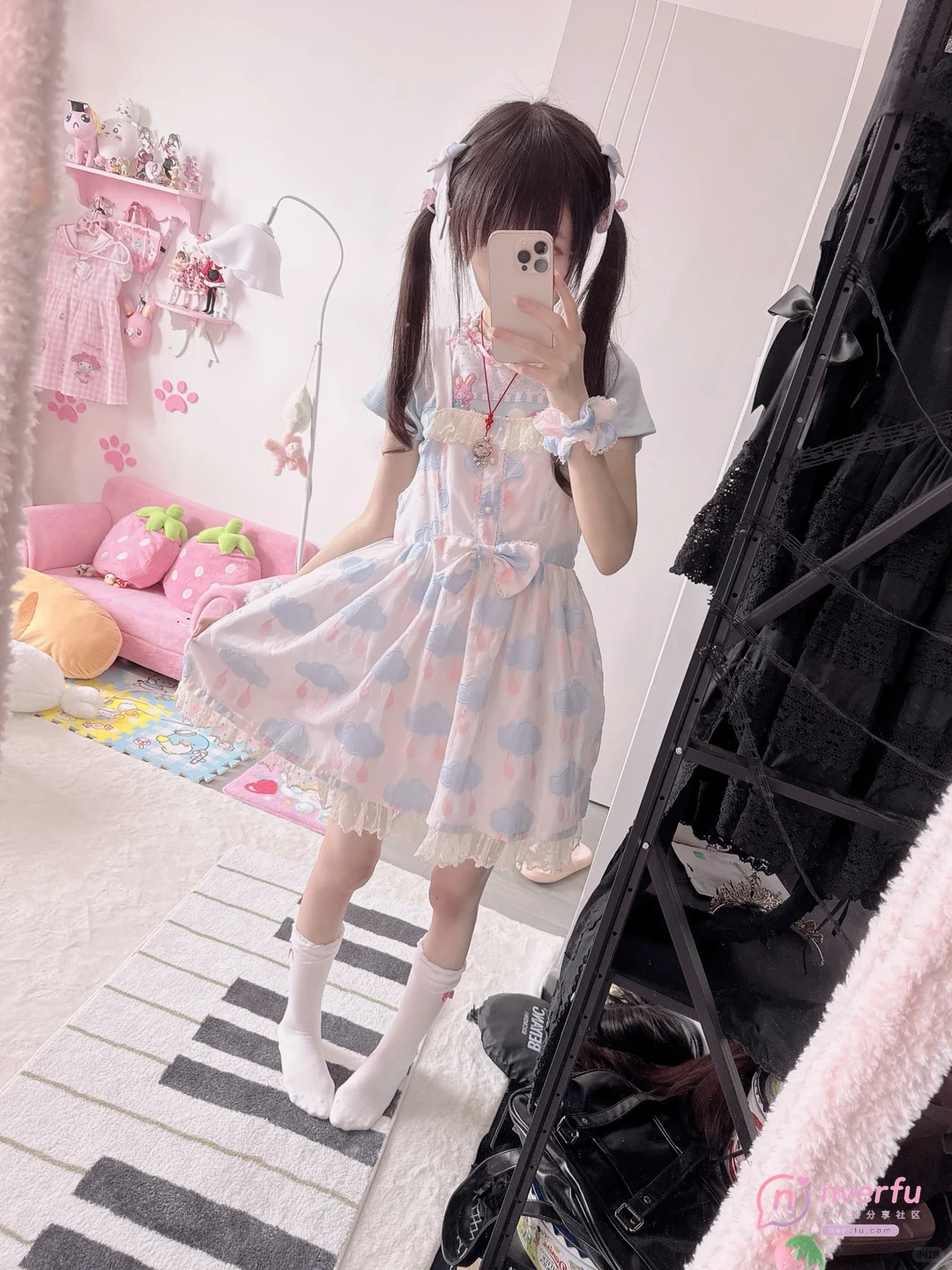小moko一口吃了